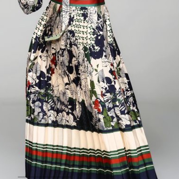 Dress - Picture 2 of 4